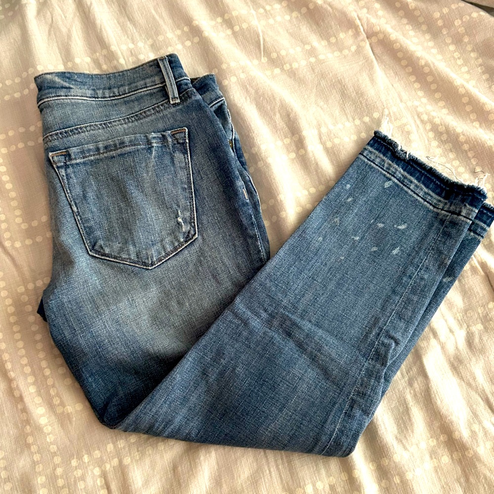 LOFT Relaxed Skinny Crop Women's Jeans (Distressed) - Sz 2 - GUC